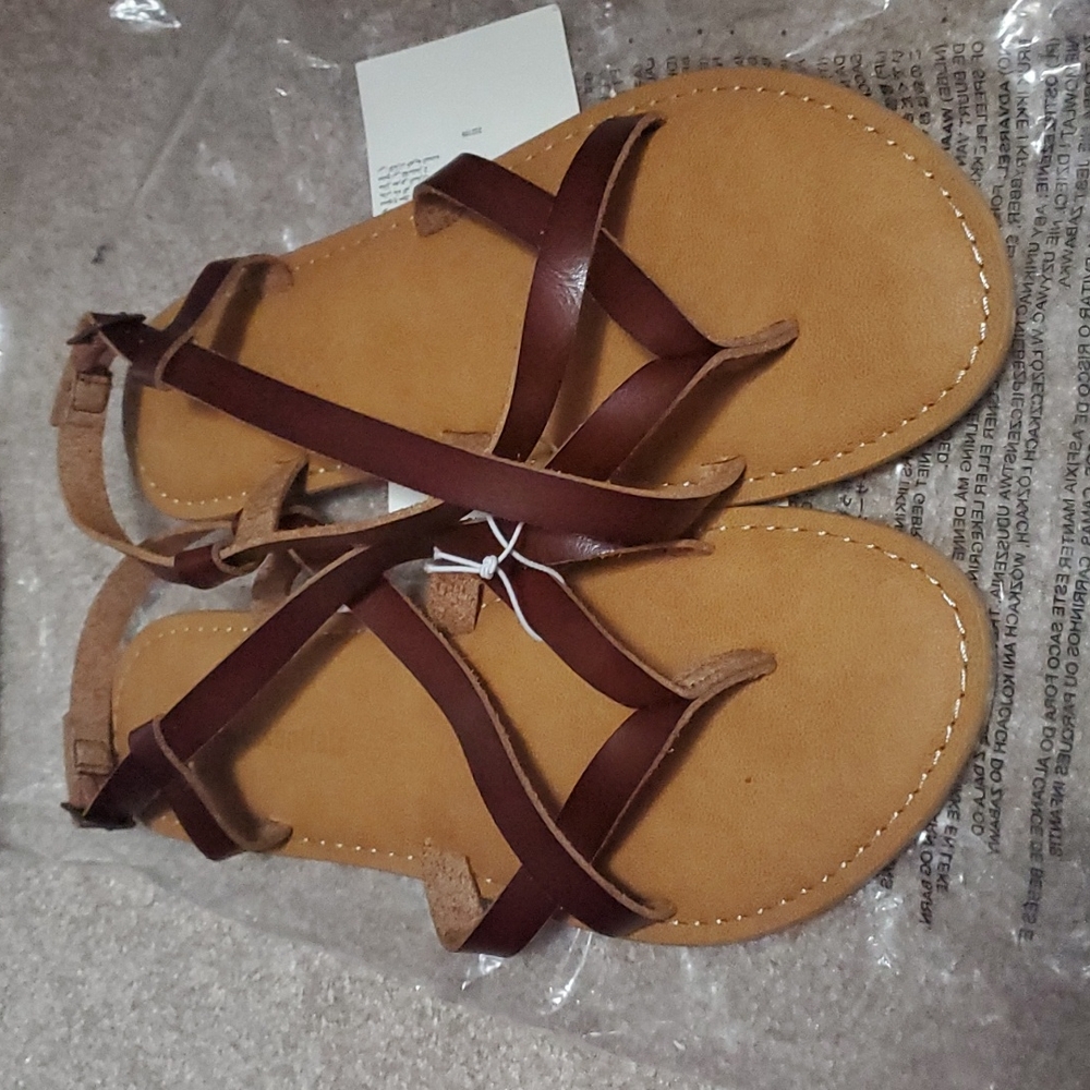 Amazon Essentials Brown Strappy Sandal